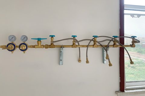 中小型医院氧气站汇流排的设计