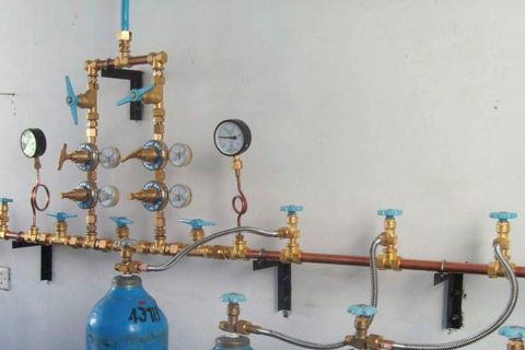 医用氧气瓶供应源及其安装方法