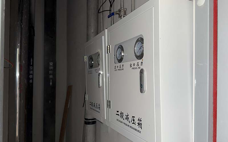 医用气体氧气二级减压箱安装技术要求与规范